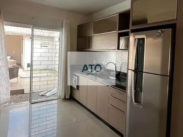 Casa 2 quartos e 3 banheiros, à venda ou para alugar, no bairro Universitário em Tijucas