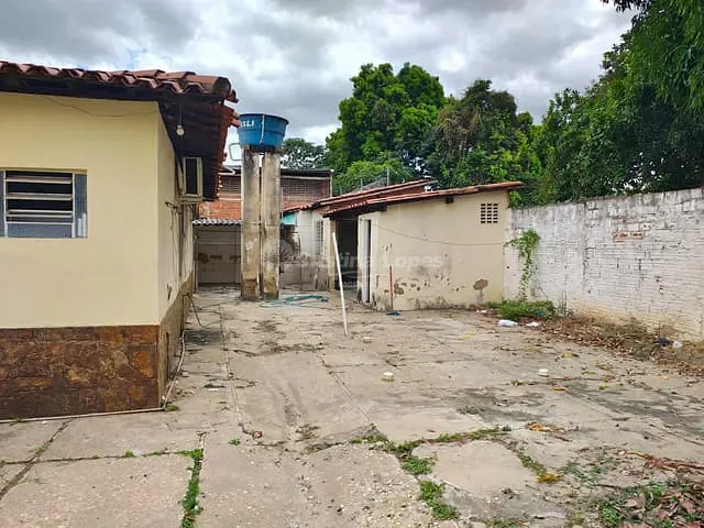 Casa com 600m², à venda, no bairro Aeroporto em Teresina