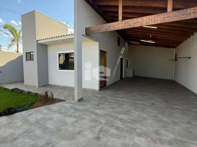 Casa com 191m² 3 quartos e 2 banheiros, à venda, no bairro Jardim Água Verde em Rolândia