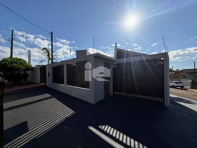 Casa com 191m² 3 quartos e 2 banheiros, à venda, no bairro Jardim Água Verde em Rolândia