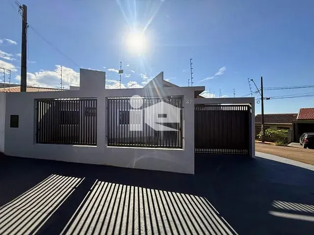 Casa com 191m² 3 quartos e 2 banheiros, à venda, no bairro Jardim Água Verde em Rolândia
