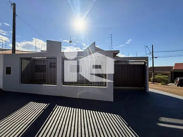 Casa com 191m² 3 quartos e 2 banheiros, à venda, no bairro Jardim Água Verde em Rolândia