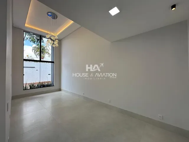 Casa com 420m² 4 quartos e 5 banheiros, à venda, no bairro Jardim Vila Boa em Goiânia