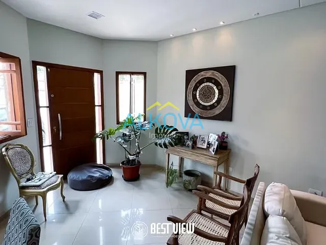 Casa com 250m² 3 quartos e 5 banheiros, à venda, no bairro Jardim Satélite em São José dos Campos