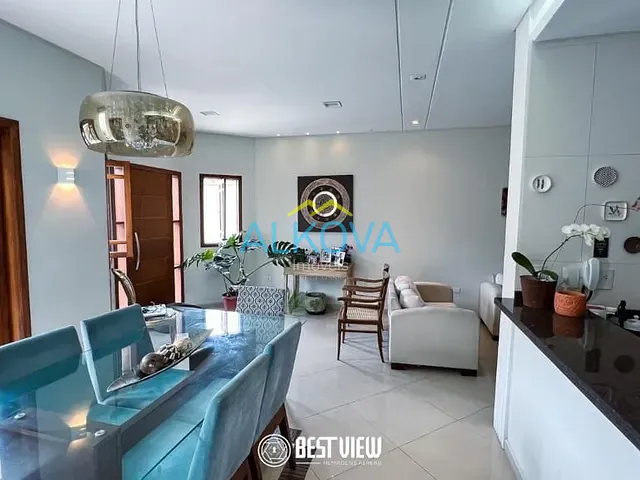 Casa com 250m² 3 quartos e 5 banheiros, à venda, no bairro Jardim Satélite em São José dos Campos