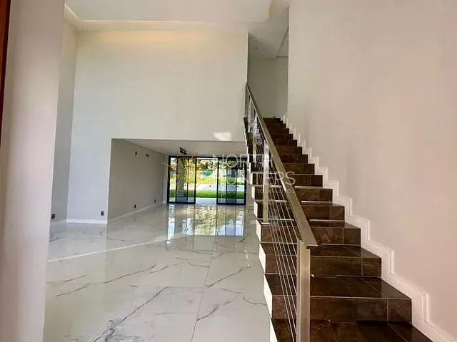 Casa com 375m² 4 quartos e 5 banheiros, à venda, no bairro São João do Rio Vermelho em Florianópolis