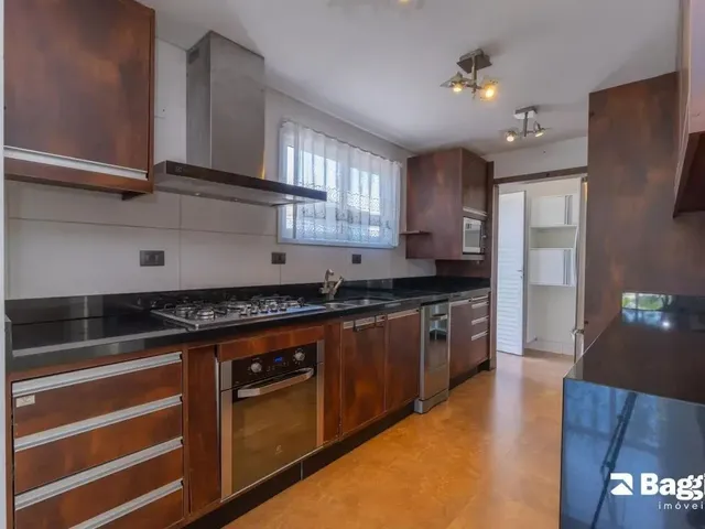Casa com 373m² 3 quartos e 1 banheiro, à venda, no bairro Santa Felicidade em Curitiba