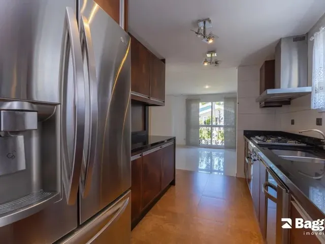 Casa com 373m² 3 quartos e 1 banheiro, à venda, no bairro Santa Felicidade em Curitiba