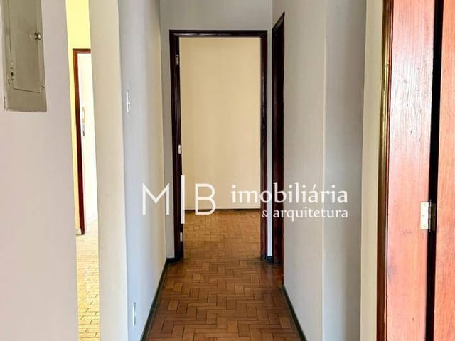 Casa 4 quartos e 3 banheiros, para alugar, no bairro Retiro em Lavras
