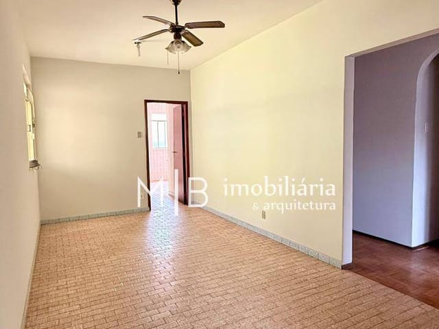 Casa 4 quartos e 3 banheiros, para alugar, no bairro Retiro em Lavras