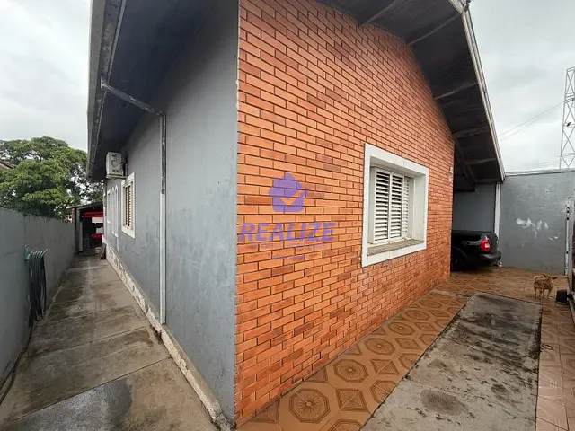Casa com 400m² 4 quartos e 2 banheiros, à venda ou para alugar, no bairro Vila Antártica  em Botucatu