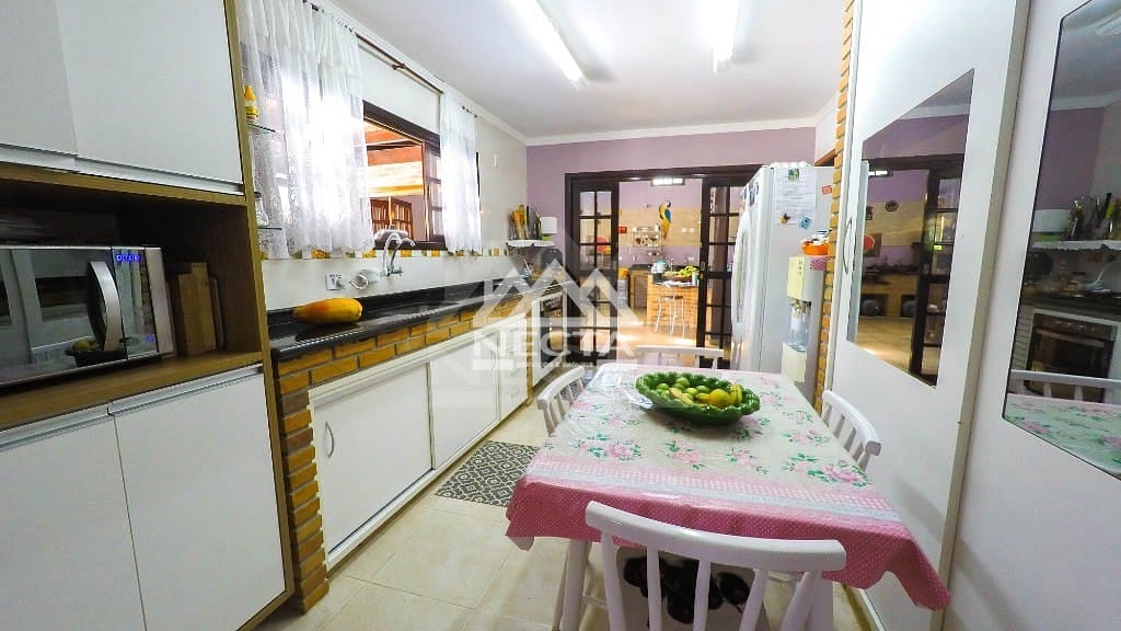 Casa, 4 quartos, 228 m² - Foto 24