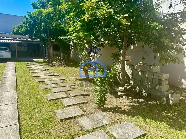 Casa com 300m² 2 quartos e 1 banheiro, à venda, no bairro Jardim Jaqueira em Caraguatatuba