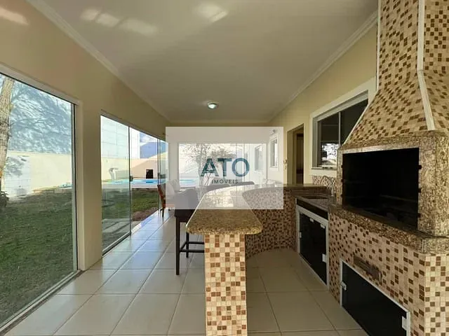 Casa com 720m² 3 quartos e 3 banheiros, à venda, no bairro Universitário em Tijucas