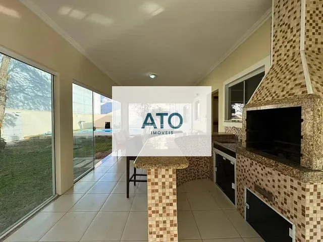 Casa com 720m² 3 quartos e 3 banheiros, à venda, no bairro Universitário em Tijucas