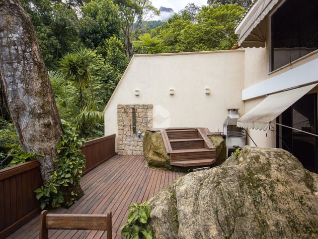 Casa com 220m² 2 quartos e 2 banheiros, à venda, no bairro Barra da Tijuca em Rio de Janeiro