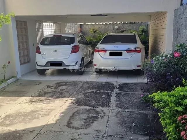 Casa com 480m² 4 quartos e 2 banheiros, à venda, no bairro Centro em Teresina