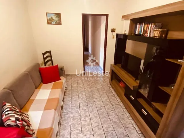 Casa 2 quartos e 1 banheiro, à venda, no bairro Vera Cruz em Belo Horizonte