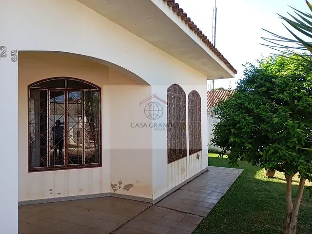 Casa com 825m² 3 quartos e 3 banheiros, à venda, no bairro Centro em Rolândia