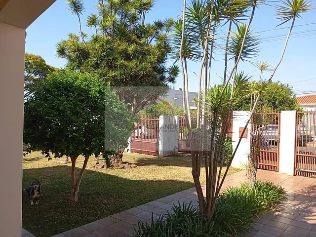 Casa com 825m² 3 quartos e 3 banheiros, à venda, no bairro Centro em Rolândia
