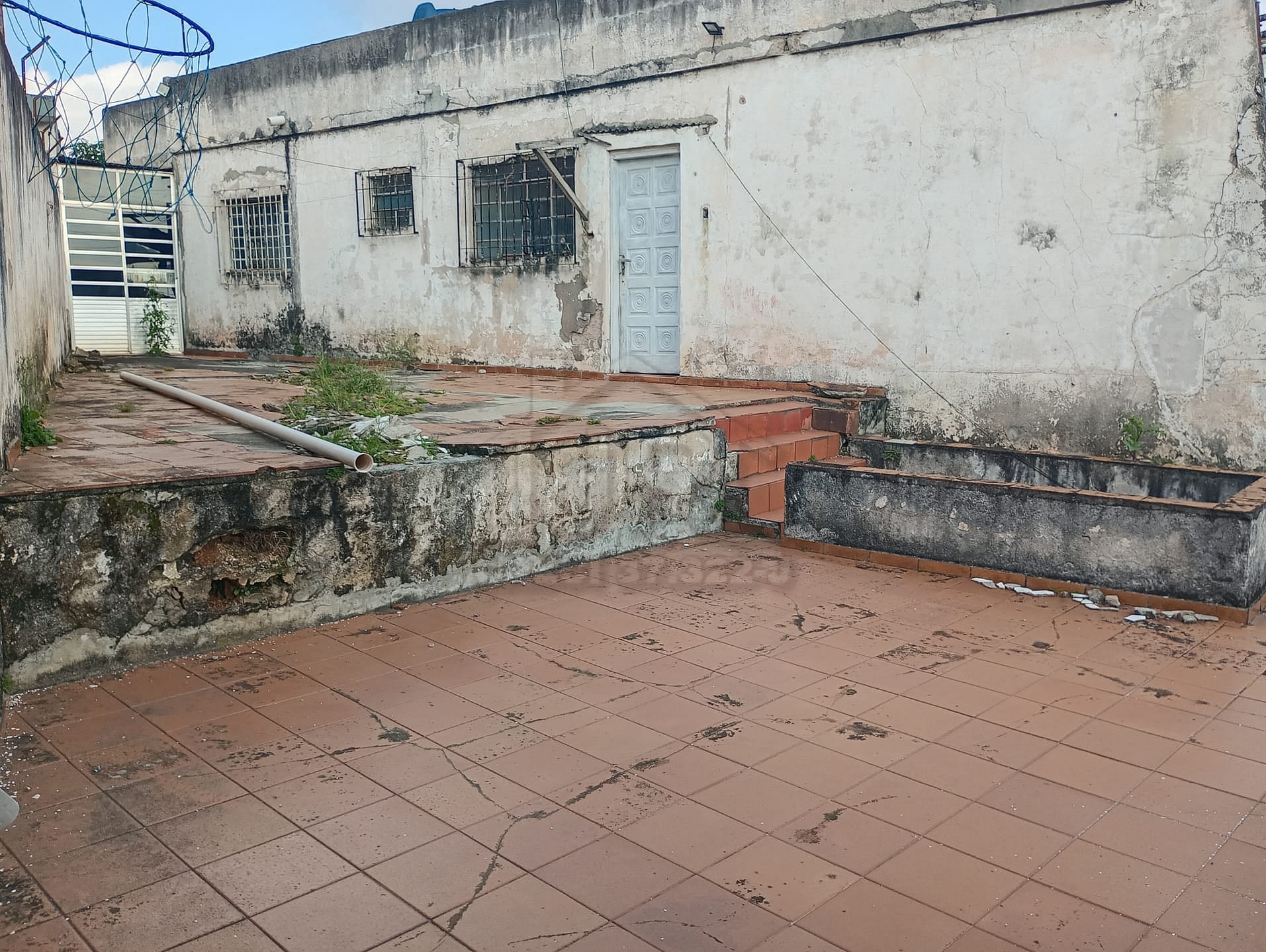 Casa à venda com 2 quartos, 120m² - Foto 1