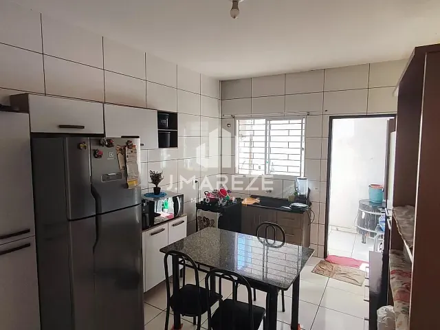 Casa 2 quartos e 1 banheiro, à venda, no bairro Jardim Ponta Grossa em Apucarana