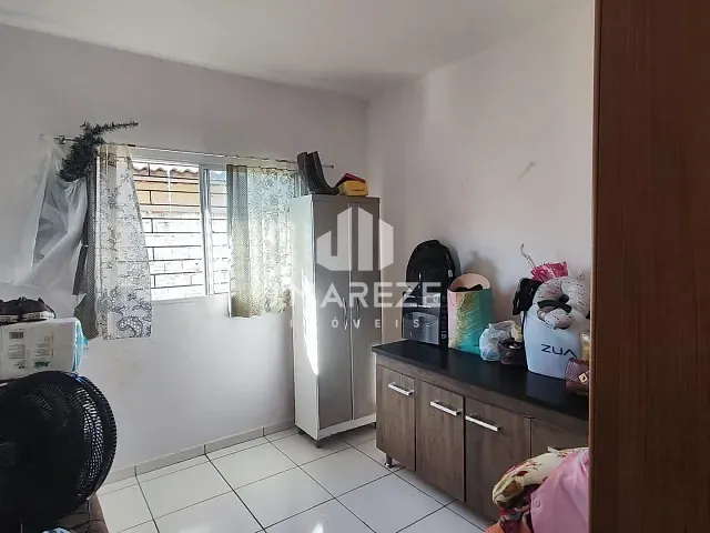 Casa 2 quartos e 1 banheiro, à venda, no bairro Jardim Ponta Grossa em Apucarana