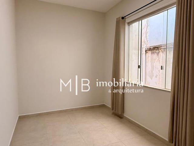 Casa 3 quartos e 2 banheiros, para alugar, no bairro Centro em Lavras