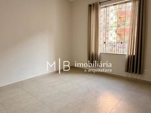 Casa 3 quartos e 2 banheiros, para alugar, no bairro Centro em Lavras