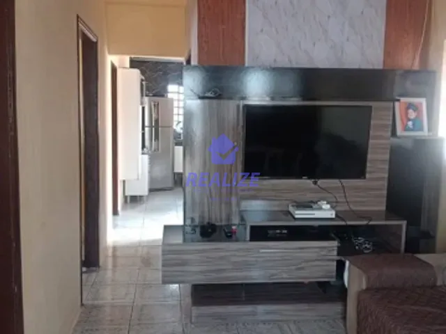 Casa com 250m² 3 quartos e 1 banheiro, à venda ou para alugar, no bairro Parque dos Pinheiros em Botucatu