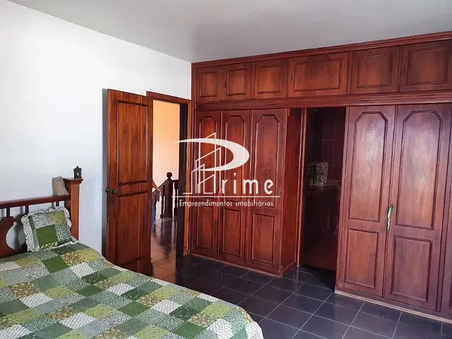 Casa com 439m² 5 quartos e 7 banheiros, à venda, no bairro Marazul em Niterói