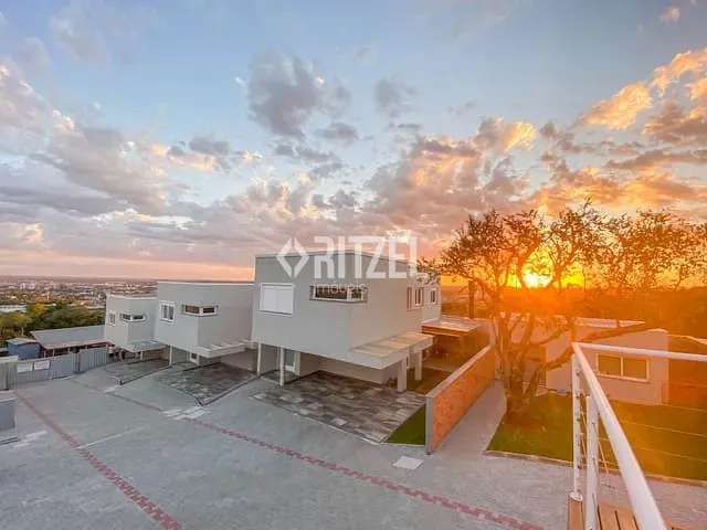 Casa 3 quartos e 3 banheiros, à venda, no bairro Rondônia em Novo Hamburgo