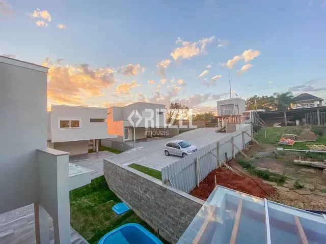 Casa 3 quartos e 3 banheiros, à venda, no bairro Rondônia em Novo Hamburgo