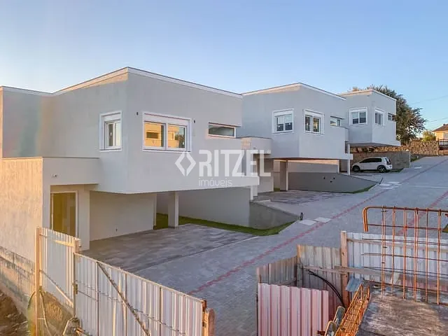 Casa 3 quartos e 3 banheiros, à venda, no bairro Rondônia em Novo Hamburgo