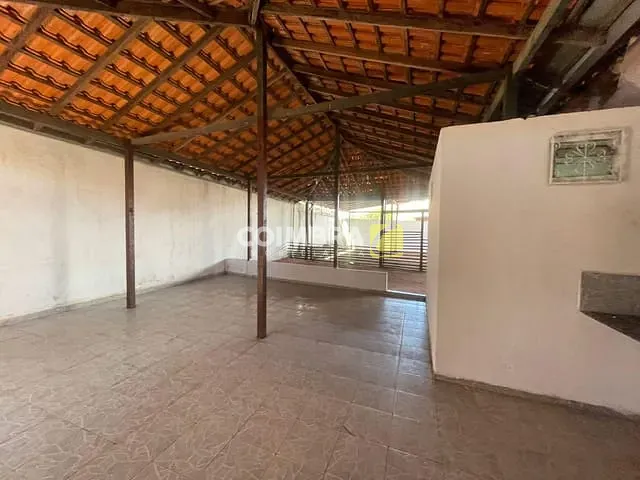 Casa com 750m² 4 quartos e 1 banheiro, à venda, no bairro Aeroporto Velho em Santarém