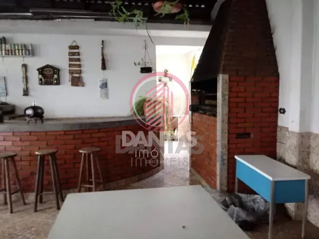 Casa com 250m² 5 quartos e 7 banheiros, à venda, no bairro Umuarama em Osasco