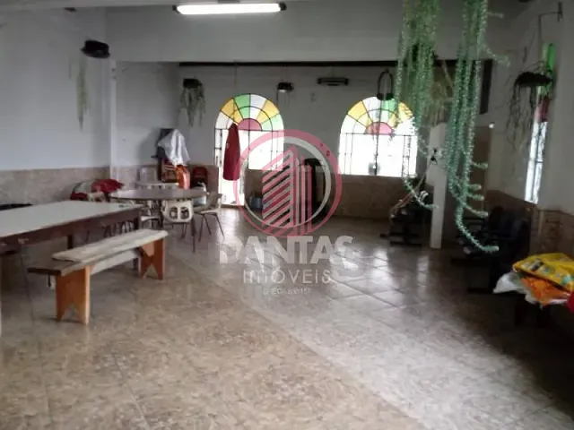 Casa com 250m² 5 quartos e 7 banheiros, à venda, no bairro Umuarama em Osasco
