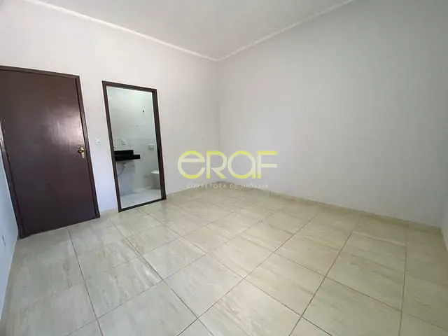 Casa com 300m² 3 quartos e 2 banheiros, à venda, no bairro Setor Bela Vista em Formosa