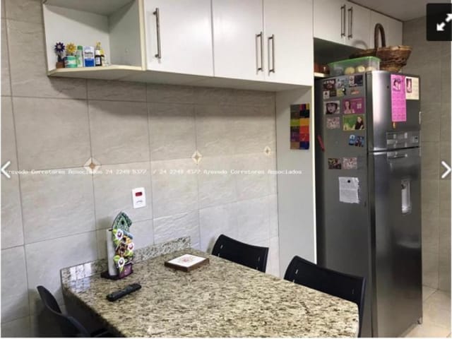 Casa com 480m², à venda, no bairro Bingen em Petrópolis