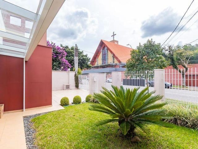Casa com 616m² 15 quartos e 8 banheiros, à venda, no bairro Bigorrilho em Curitiba