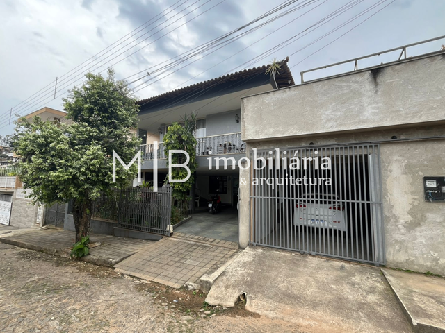Casa 4 quartos e 4 banheiros, à venda, no bairro Independência em Cataguases