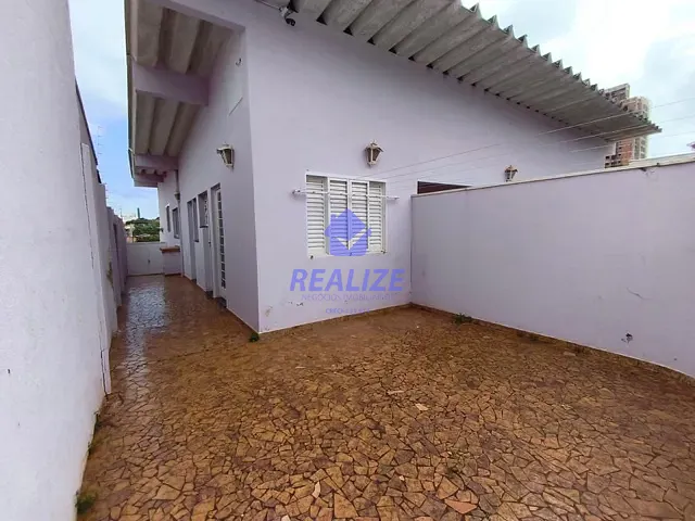 Casa 3 quartos e 6 banheiros, para alugar, no bairro Centro em Botucatu