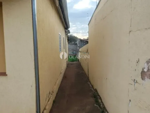 Casa com 264m² 3 quartos e 1 banheiro, à venda, no bairro Centro em Cosmópolis