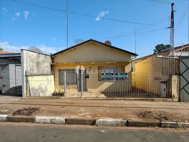 Casa com 264m² 3 quartos e 1 banheiro, à venda, no bairro Centro em Cosmópolis