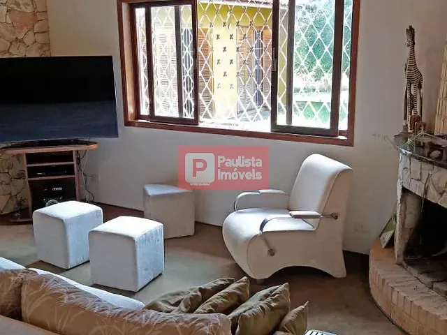Casa com 1076m² 4 quartos e 3 banheiros, à venda, no bairro Vila Santo Antônio em Cotia