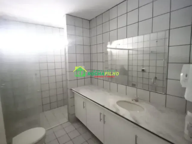 Casa com 2000m² 4 quartos e 4 banheiros, à venda ou para alugar, no bairro Planalto em Teresina