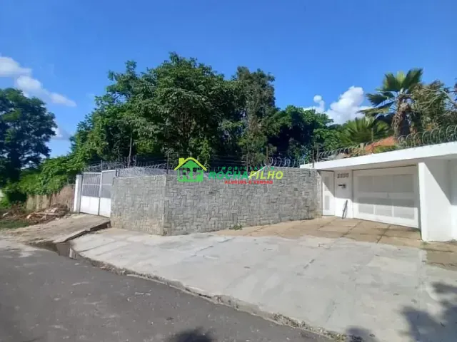 Casa com 2000m² 4 quartos e 4 banheiros, à venda ou para alugar, no bairro Planalto em Teresina