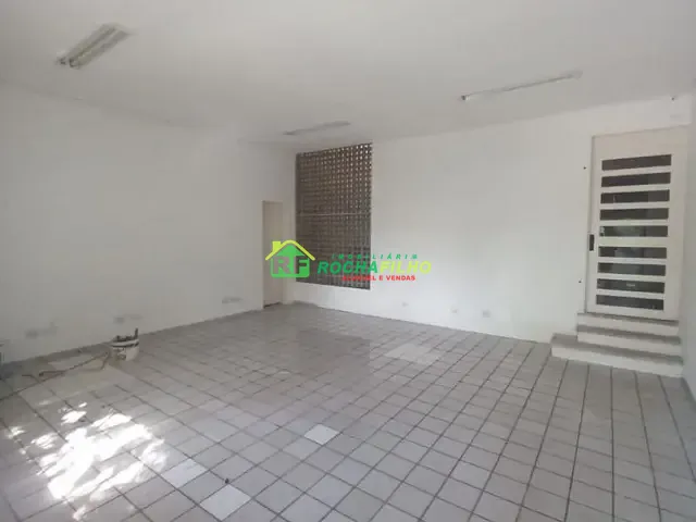 Casa com 2000m² 4 quartos e 4 banheiros, à venda ou para alugar, no bairro Planalto em Teresina