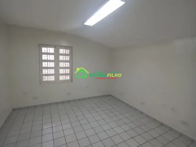 Casa com 2000m² 4 quartos e 4 banheiros, à venda ou para alugar, no bairro Planalto em Teresina