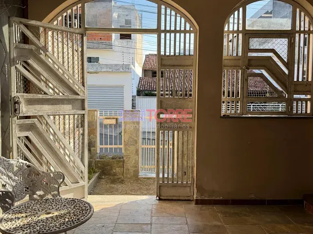 Casa para alugar, no bairro Centro em Itabuna